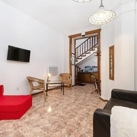 4 Floor Studio City Center By Renters *