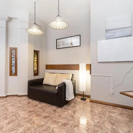 4 Floor Studio City Center By Renters Breslavia